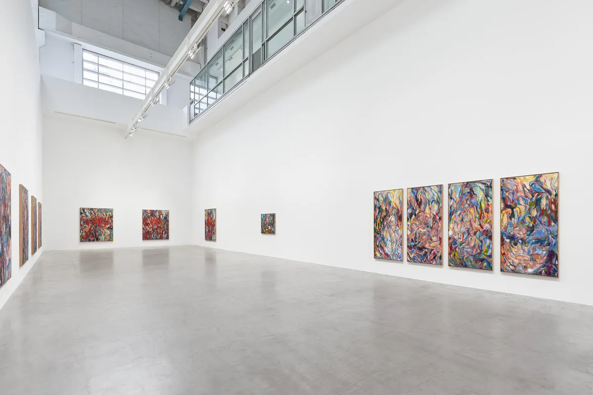 Installation view of Sabine Moritz: Rot Gelb Blau Staub