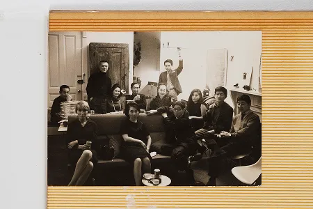 Yoko Ono (third from right) at the Inokumas’ New York apartment