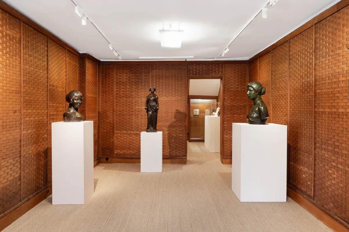Installation view of La sculpture pure