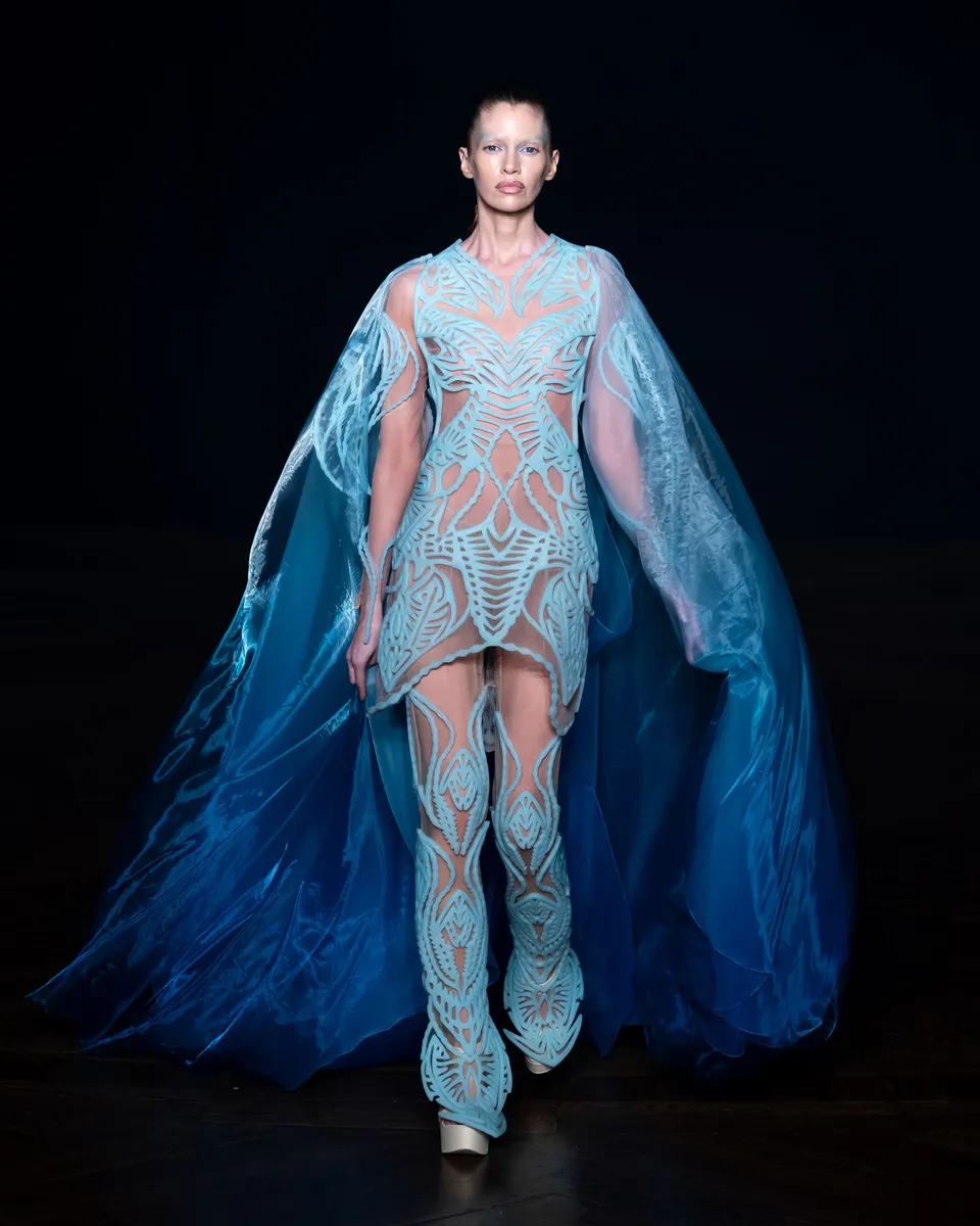 Living Algae Look, from the Sympoiesis collection, 2025