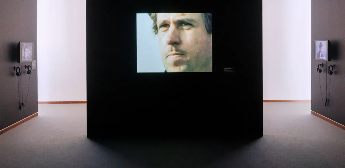 Installation view of Christoph Schlingensief: Deutschlandsuche ’99