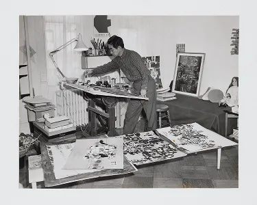 Inokuma working in his studio