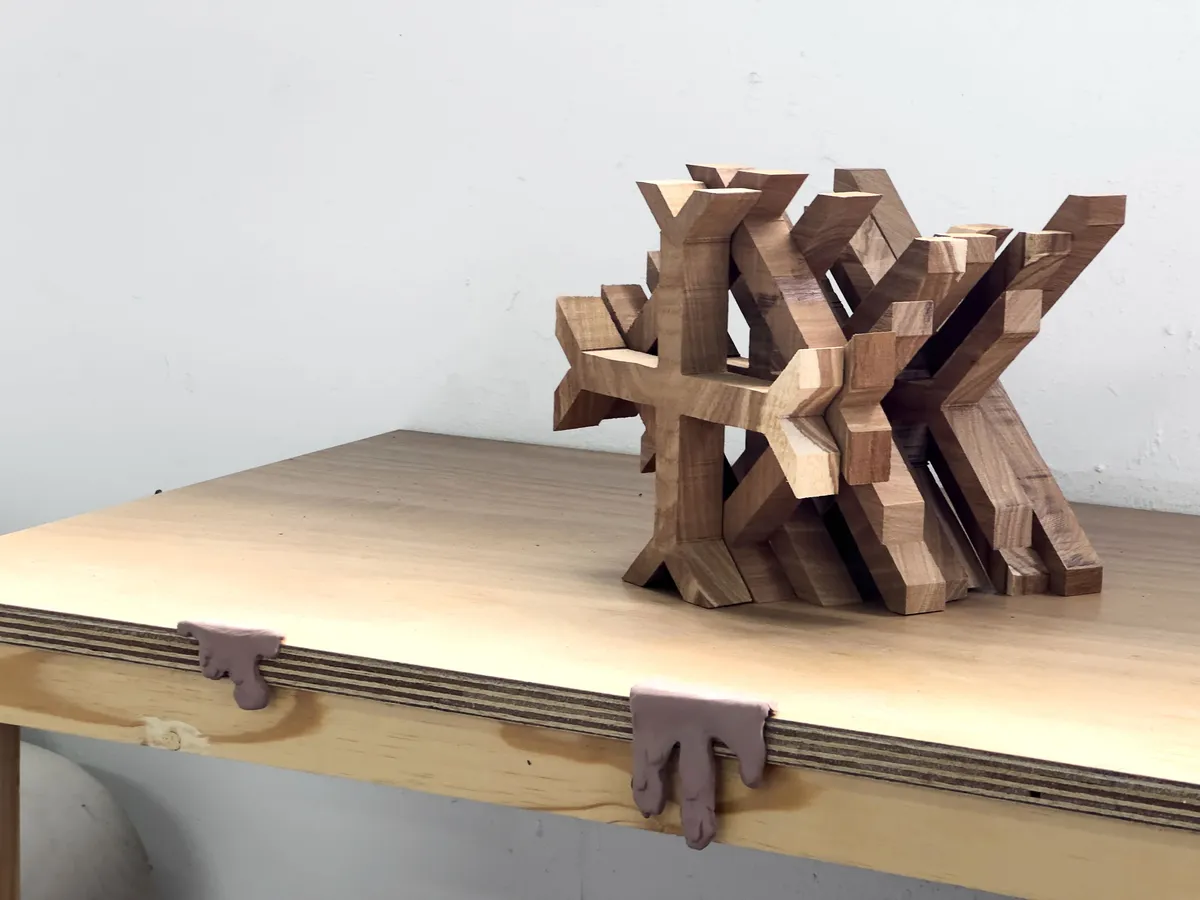 Installation view of Monika Emmanuelle Kazi: terrain meuble